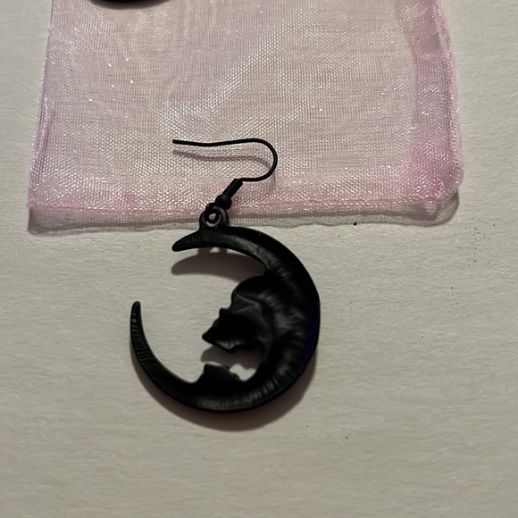 Black Skull Moon Earrings - Picture 5 of 6